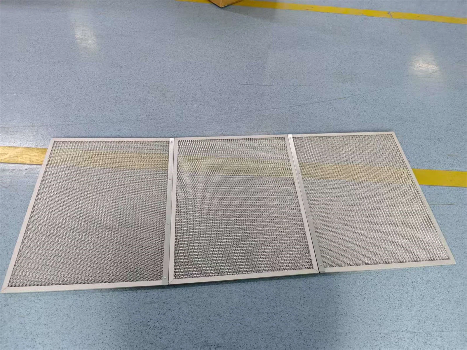 Metal mesh filter with handle Metal mesh filter with handle